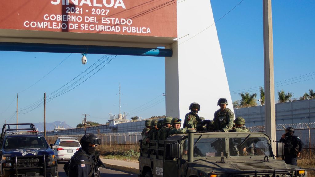 Sinaloa cartel tells its fentanyl producers to stop making opioid or be killed: report