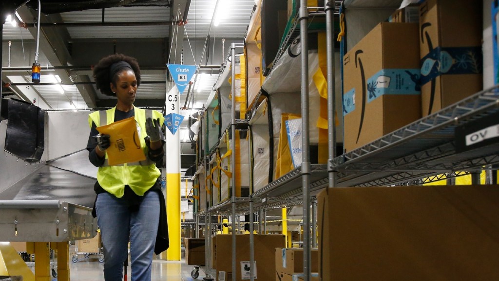 Teamsters set deadline for labor talks with Amazon